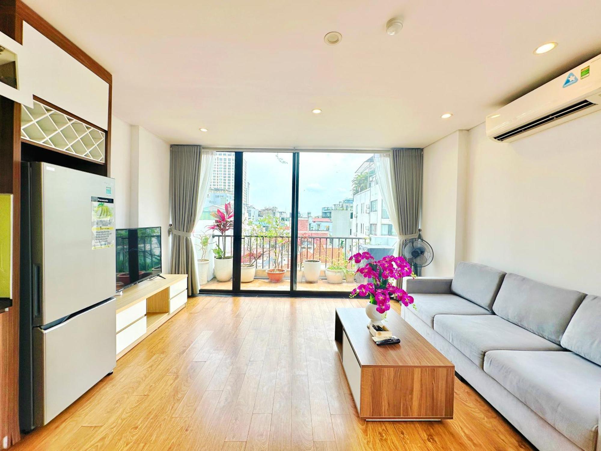 4 - Cheap Price 2 Bedroom Near West